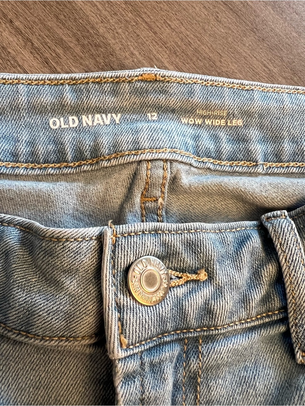Old Navy High-Rise Wow Wide Leg Jeans - Light Blue - Picture 4 of 7